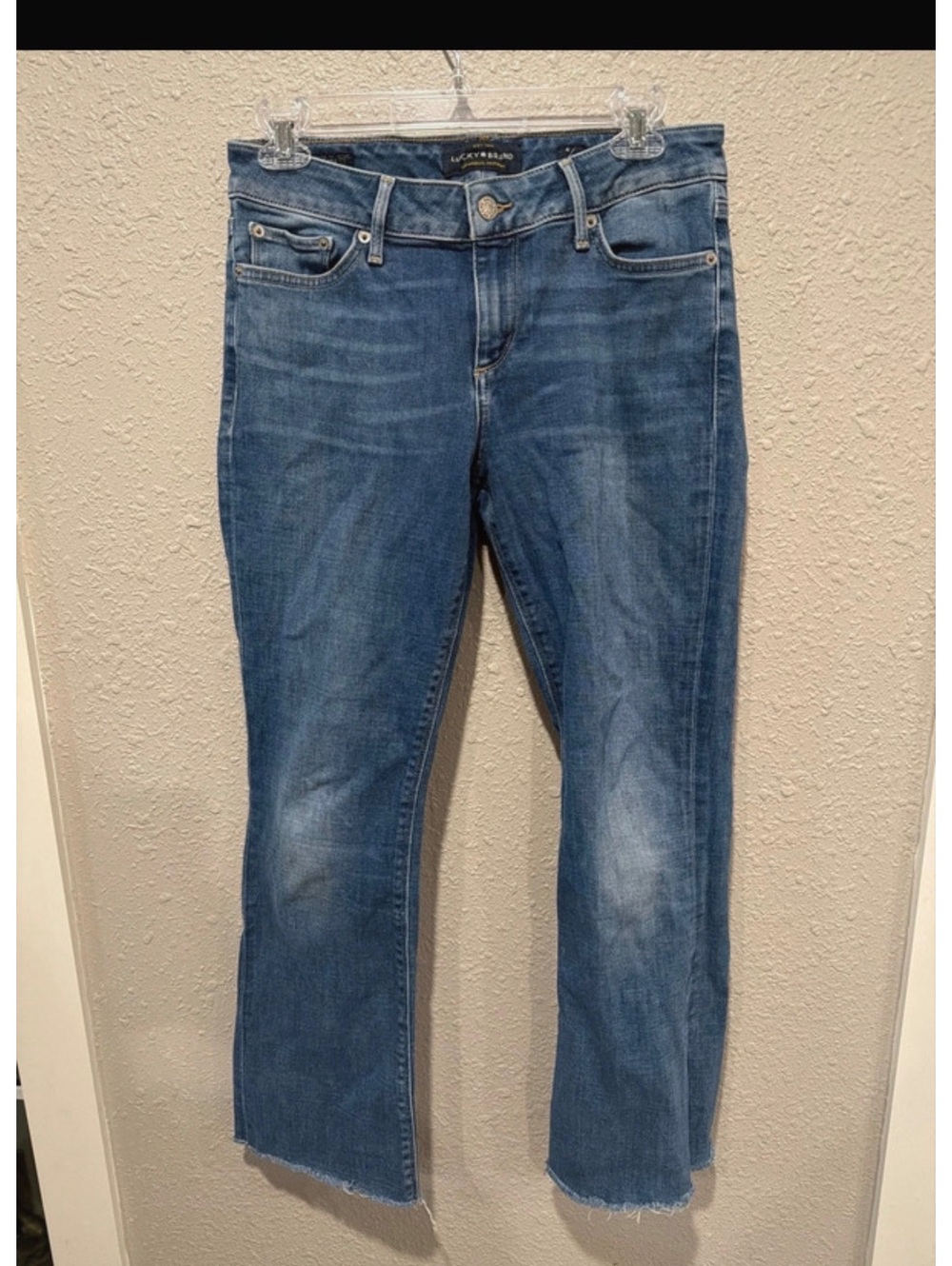 Lucky Brand Women's Blue Denim Jeans Size 6/28 Straight Leg Frayed Hem